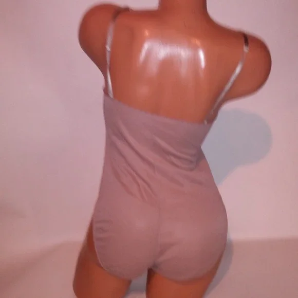 Vintage Lingerie Formit Rogers Bodysuit XS 32 Beige Lace Trim Snap Up Bottom